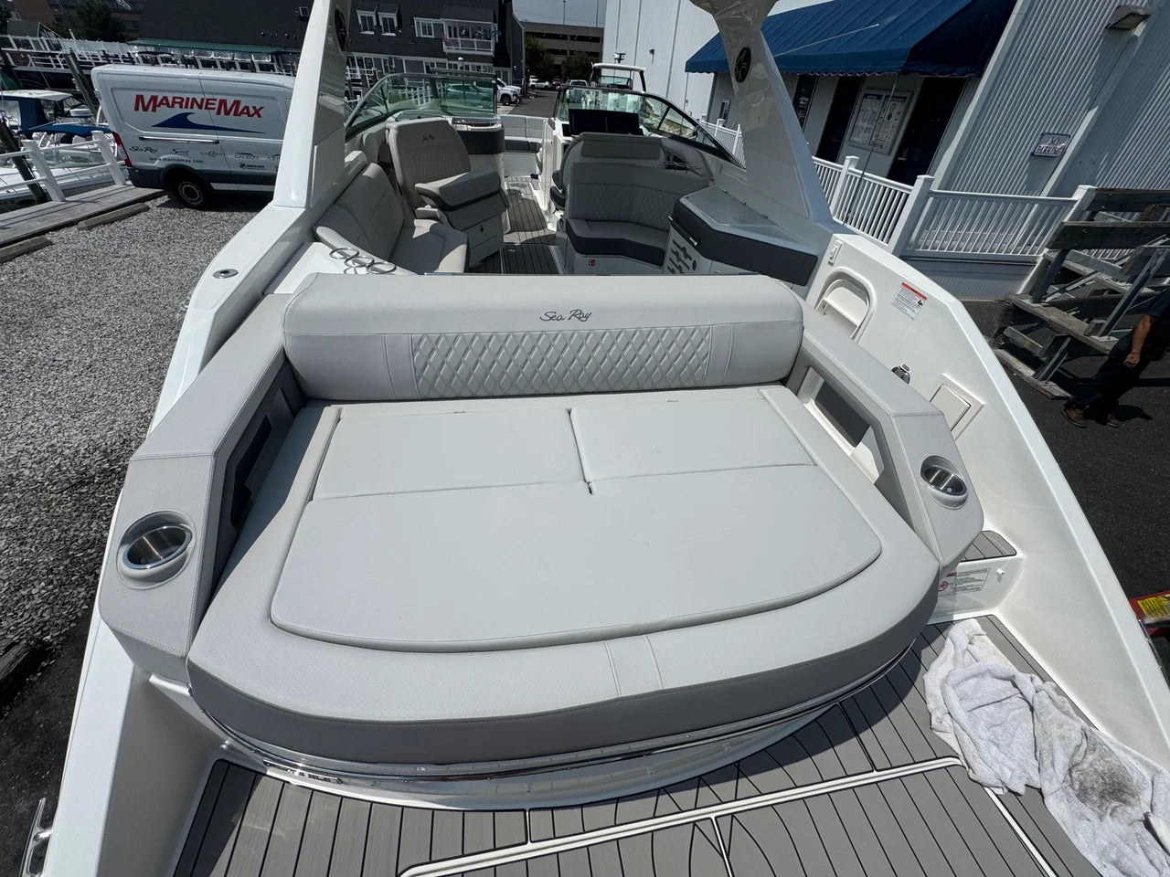 2027 Sea Ray SLX 310 Outboard 31.0 feet, Somers Point, New Jersey #6