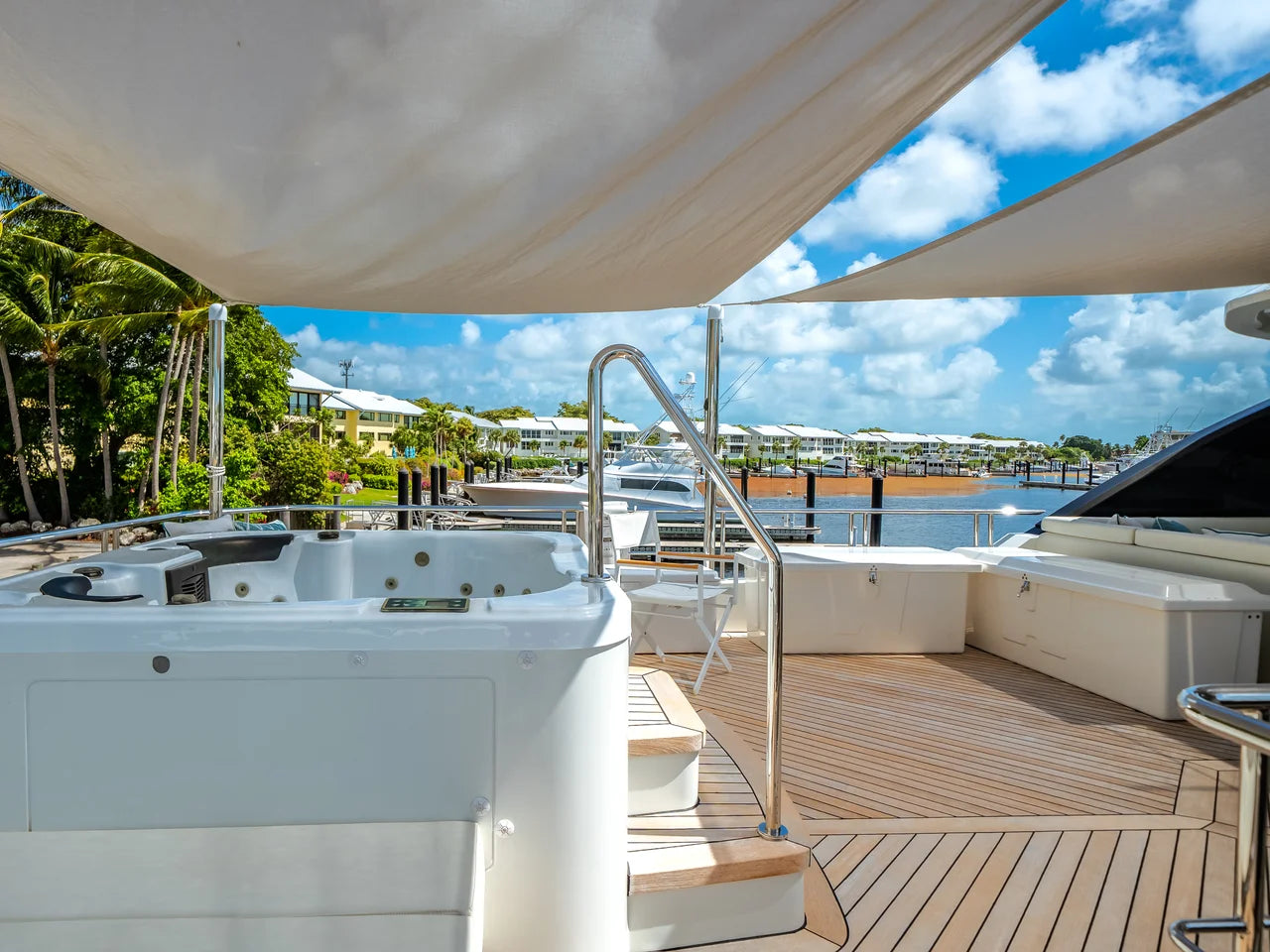 2023 Ocean Alexander 27R 88.0 feet, Ocean Reef, FL #105