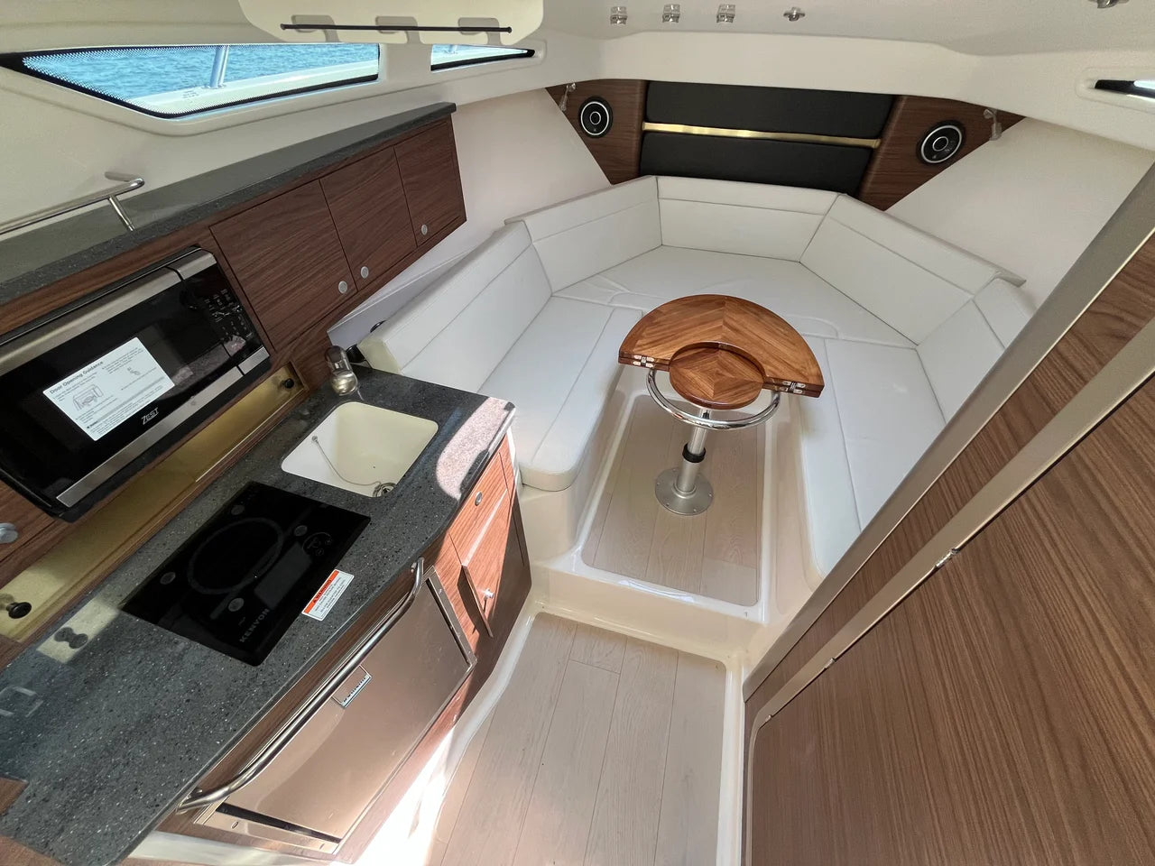 2026 Boston Whaler 325 Conquest 32.0 feet, Westbrook, Connecticut #40