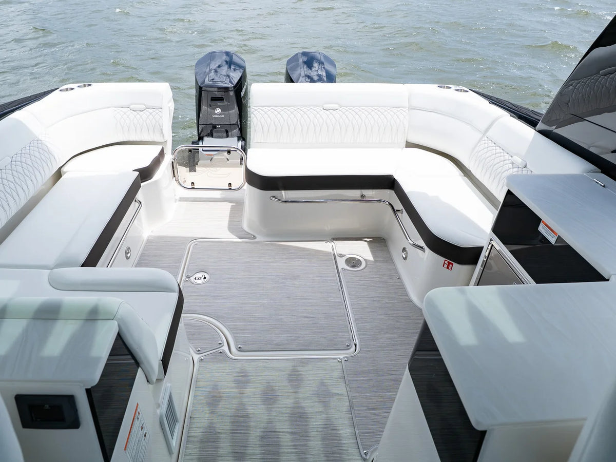 2026 Sea Ray Sundancer 370 Outboard 37.0 feet, Clearwater, Florida #23