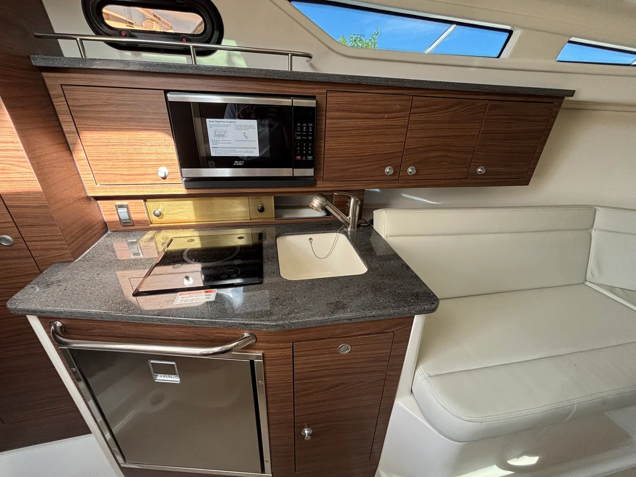 2026 Boston Whaler 325 Conquest 32.0 feet, Clearwater, Florida #14