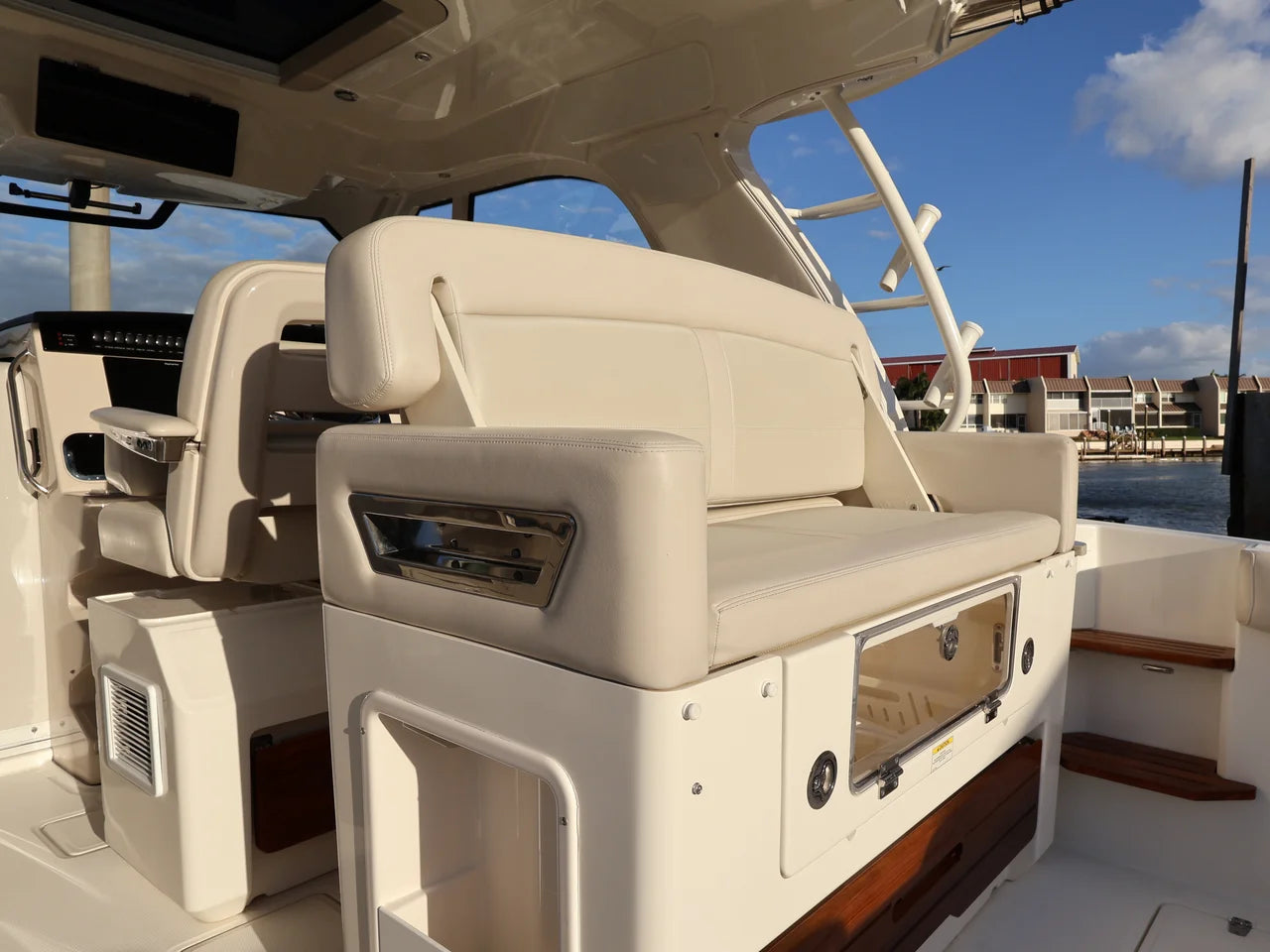 2019 Boston Whaler 380 Realm 38.0 feet, Naples, Florida #16