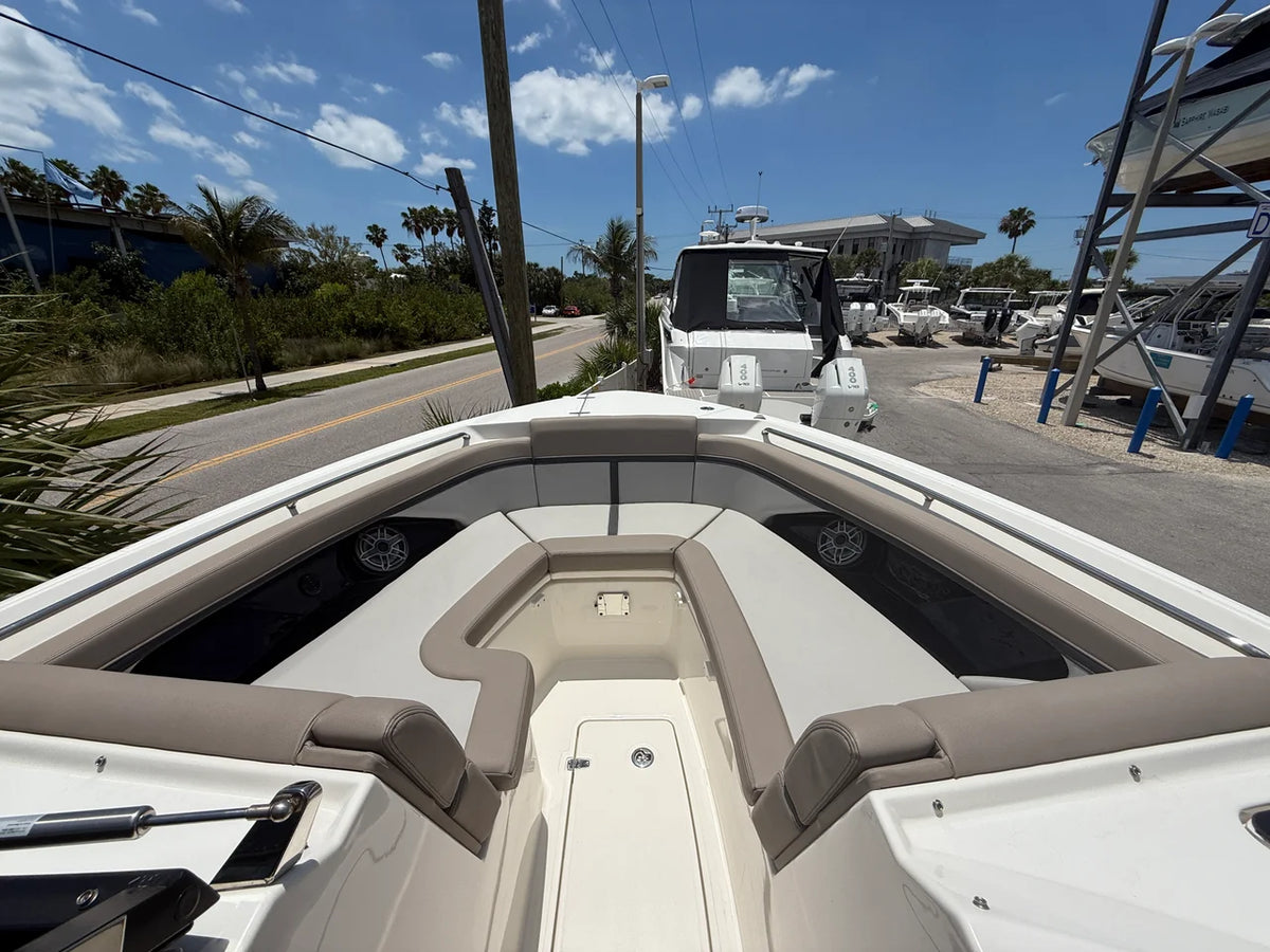 2025 Boston Whaler 330 Vantage 33.0 feet, Sarasota, FL #3