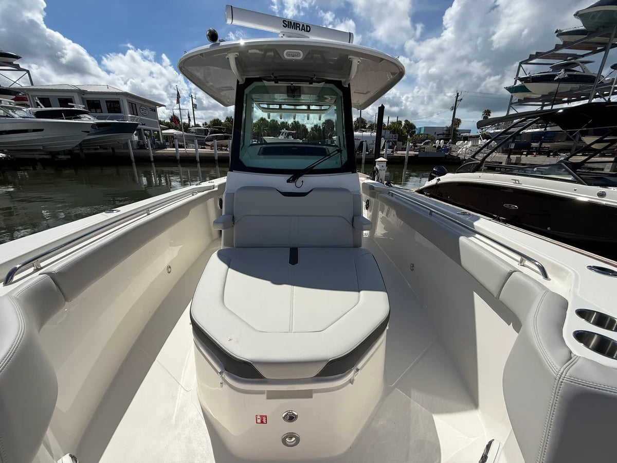 2026 Boston Whaler 330 Outrage 33.0 feet, Sarasota, FL #12