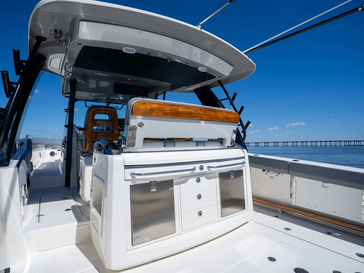 2027 Boston Whaler 420 Outrage 42.0 feet, Clearwater, Florida #21