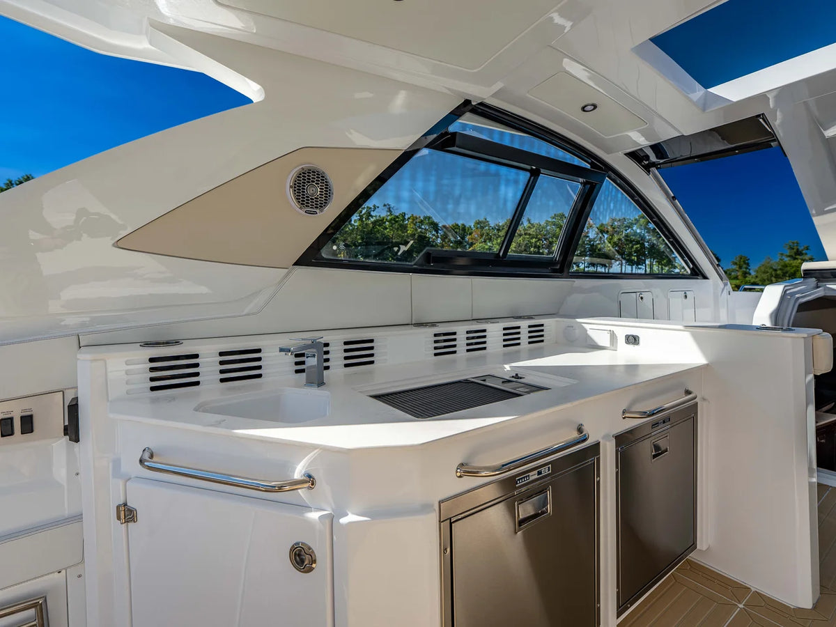 2027 Cruisers Yachts 42 GLS 42.0 feet, Lake Ozark, MO #40