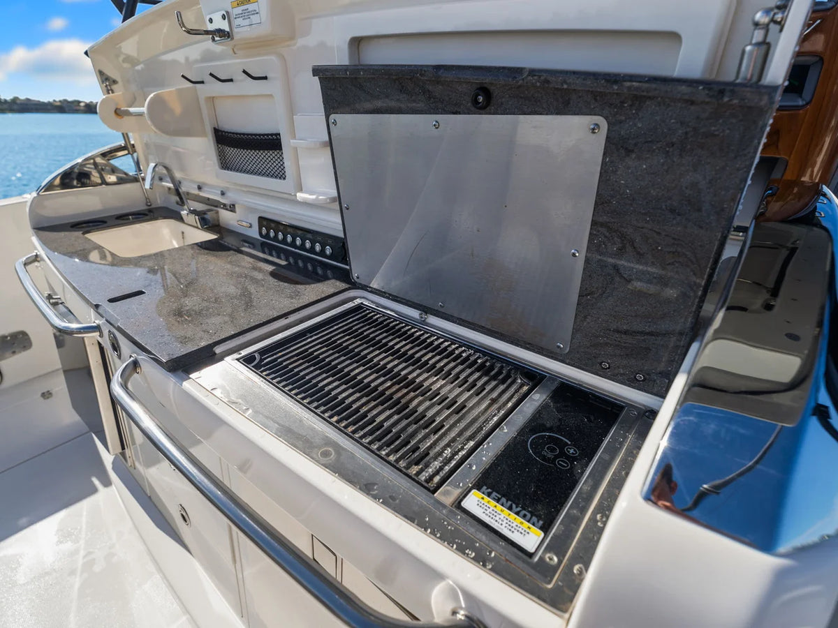 2023 Boston Whaler 420 OUTRAGE 42.0 feet, Naples, Florida #37