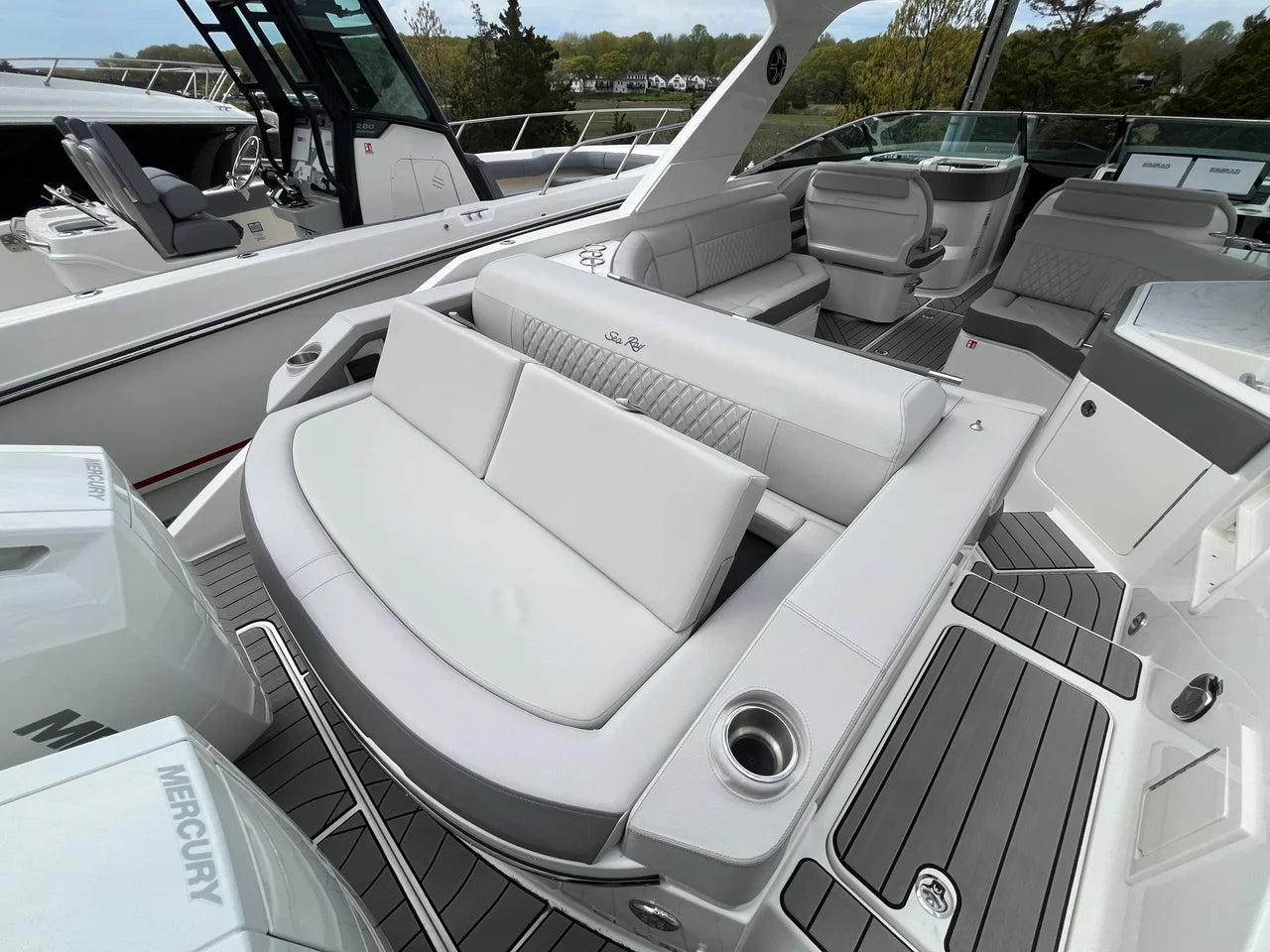 2026 Sea Ray SLX 310 Outboard 31.0 feet, Westbrook, Connecticut #4