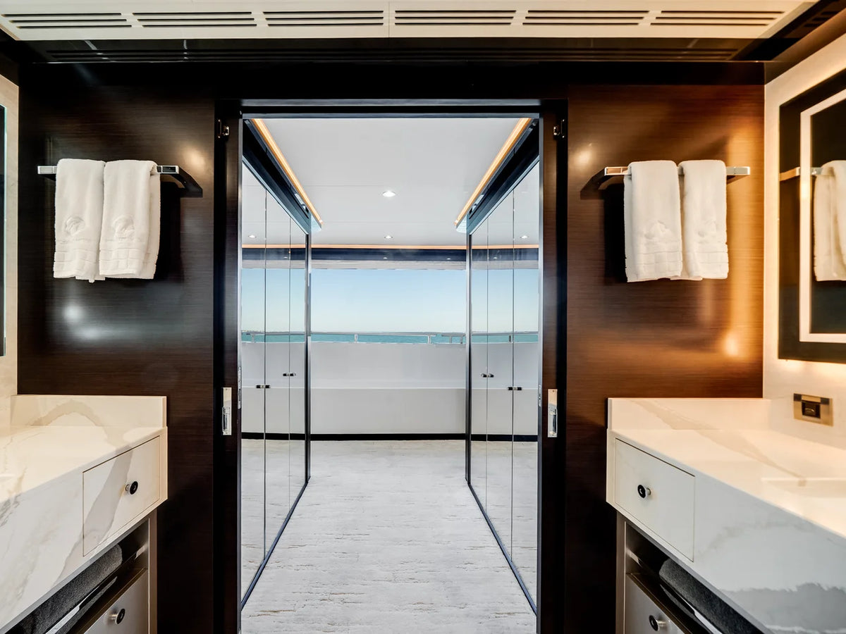 2022 Ocean Alexander 37L 120.0 feet, Fort Lauderdale, FL #41