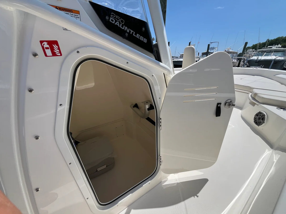 2026 Boston Whaler 250 Dauntless 25.0 feet, Wakefield, RI #18