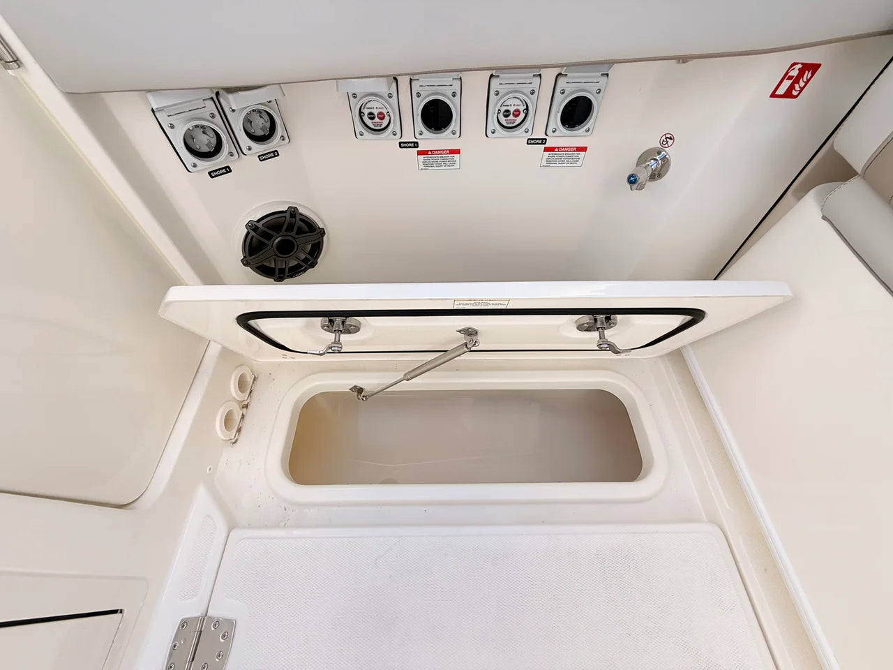 2027 Boston Whaler 330 Vantage 33.0 feet, St Petersburg, FL #29