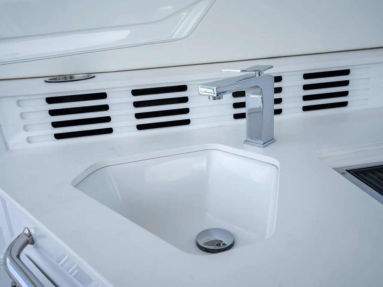 2026 Cruisers Yachts 42 GLS Outboard 42.0 feet, St. Petersburg, Florida #37