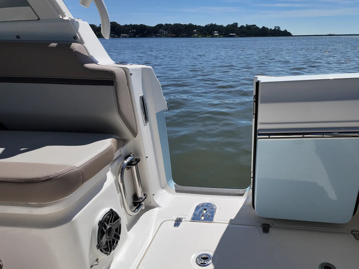 2027 Boston Whaler 330 Vantage 33.0 feet, Thunderbolt, GA #15