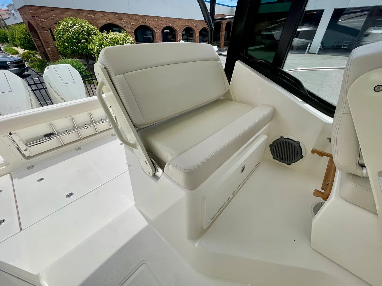 2026 Boston Whaler 325 Conquest 32.0 feet, Danvers, Massachusetts #11