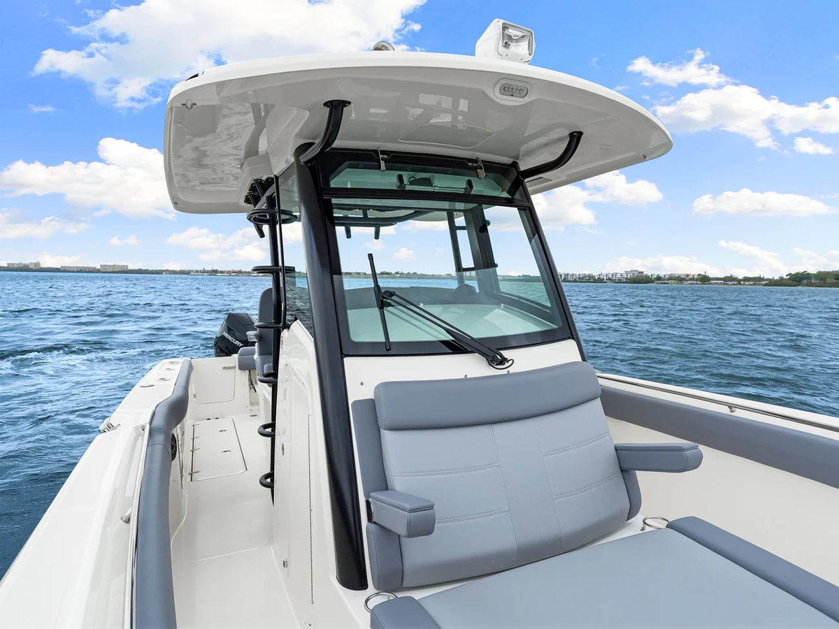 2026 Boston Whaler 330 Outrage 33.0 feet, Clearwater, Florida #36