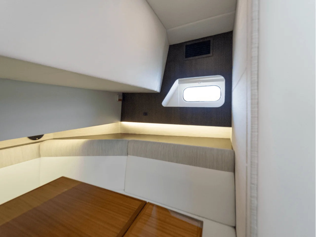 2026 Cruisers Yachts 38 GLS Outboard 38.0 feet, Inuvik, Northwest Territories #104