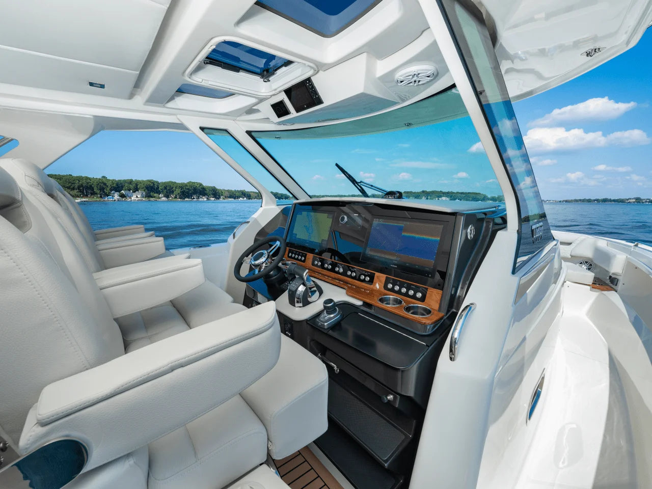 2025 Tiara Yachts LS 38 38.0 feet, Inuvik, Northwest Territories #25
