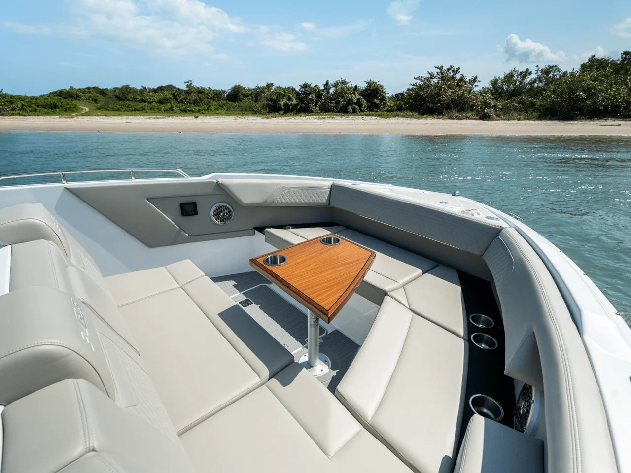 2027 Cruisers Yachts 34 GLS Outboard 34.0 feet, Venice, Florida #103