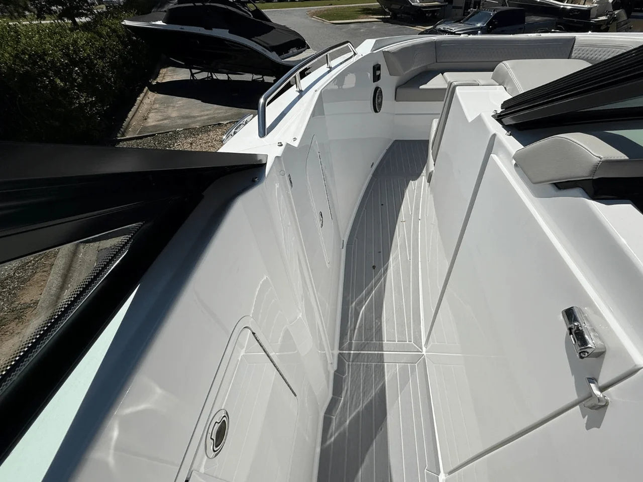 2026 Cruisers Yachts 38 GLS 37.0 feet, Lake Ozark, MO #39