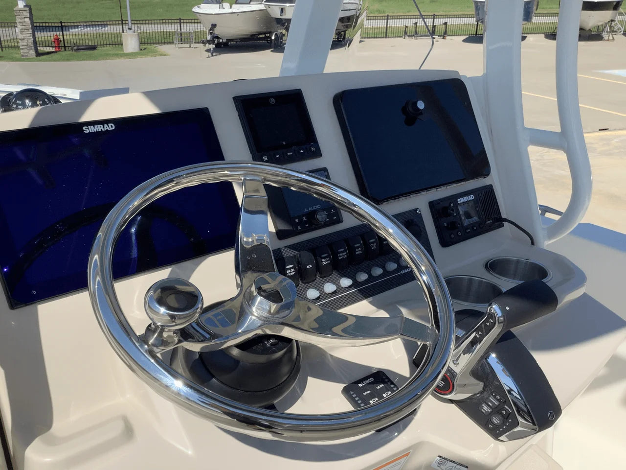 2026 Boston Whaler 250 Dauntless 25.0 feet, Monkey Island, OK #19