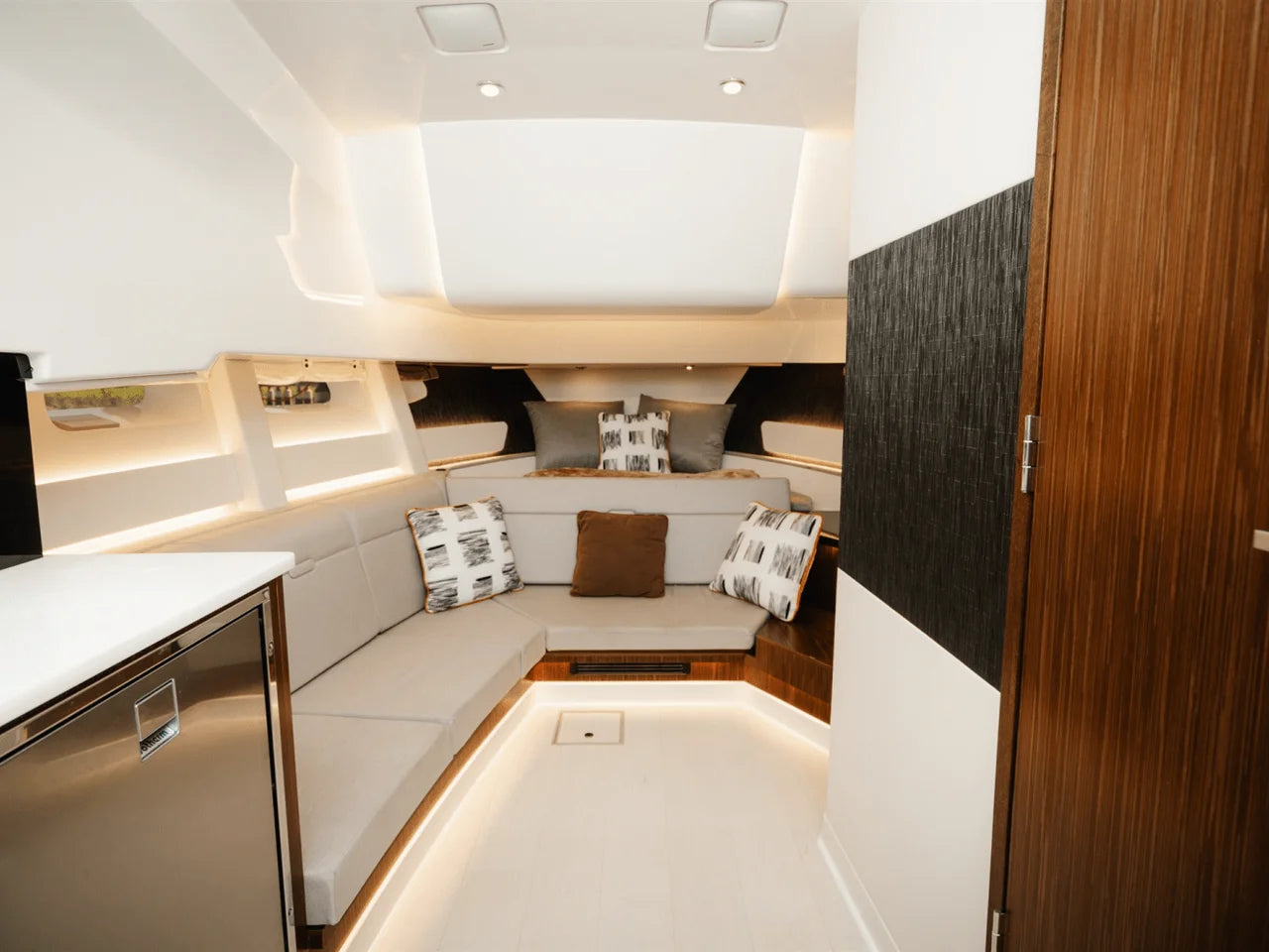 2023 Sea Ray 370 Sundancer Outboard 37.0 feet, Charleston, SC #19