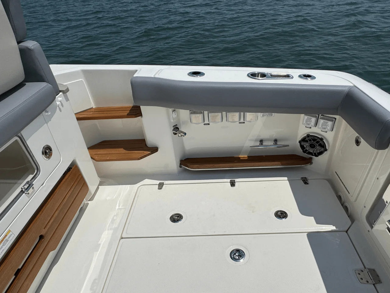 2025 Boston Whaler 380 Realm 38.0 feet, Huntington, NY #11