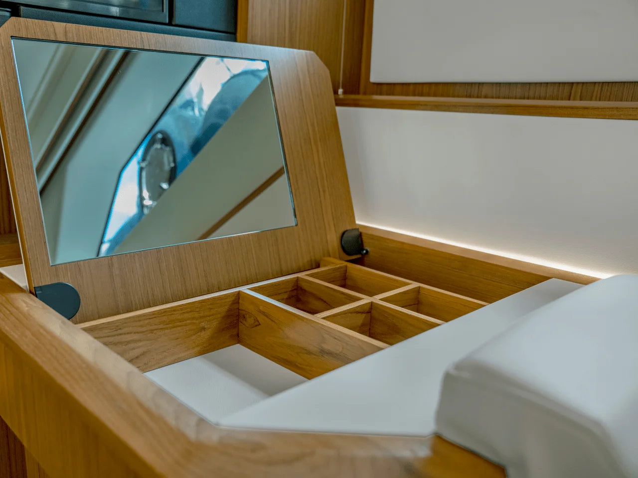 2025 Tiara Yachts EX 60 60.0 feet, Inuvik, Northwest Territories #45