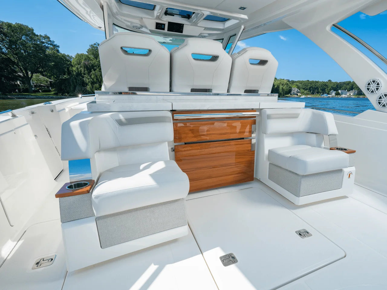 2025 Tiara Yachts LS 38 38.0 feet, Inuvik, Northwest Territories #47