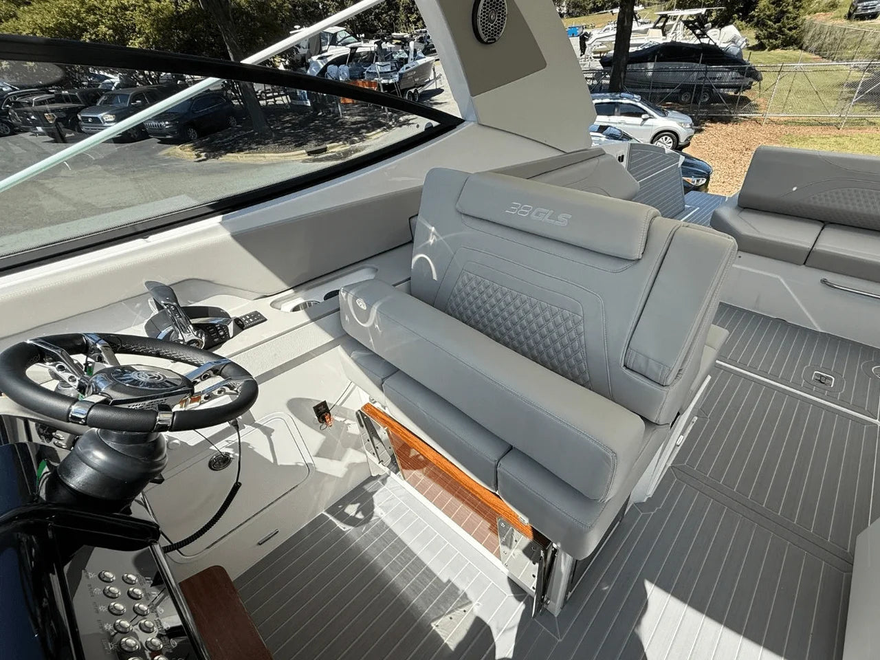 2026 Cruisers Yachts 38 GLS 37.0 feet, Lake Ozark, MO #31