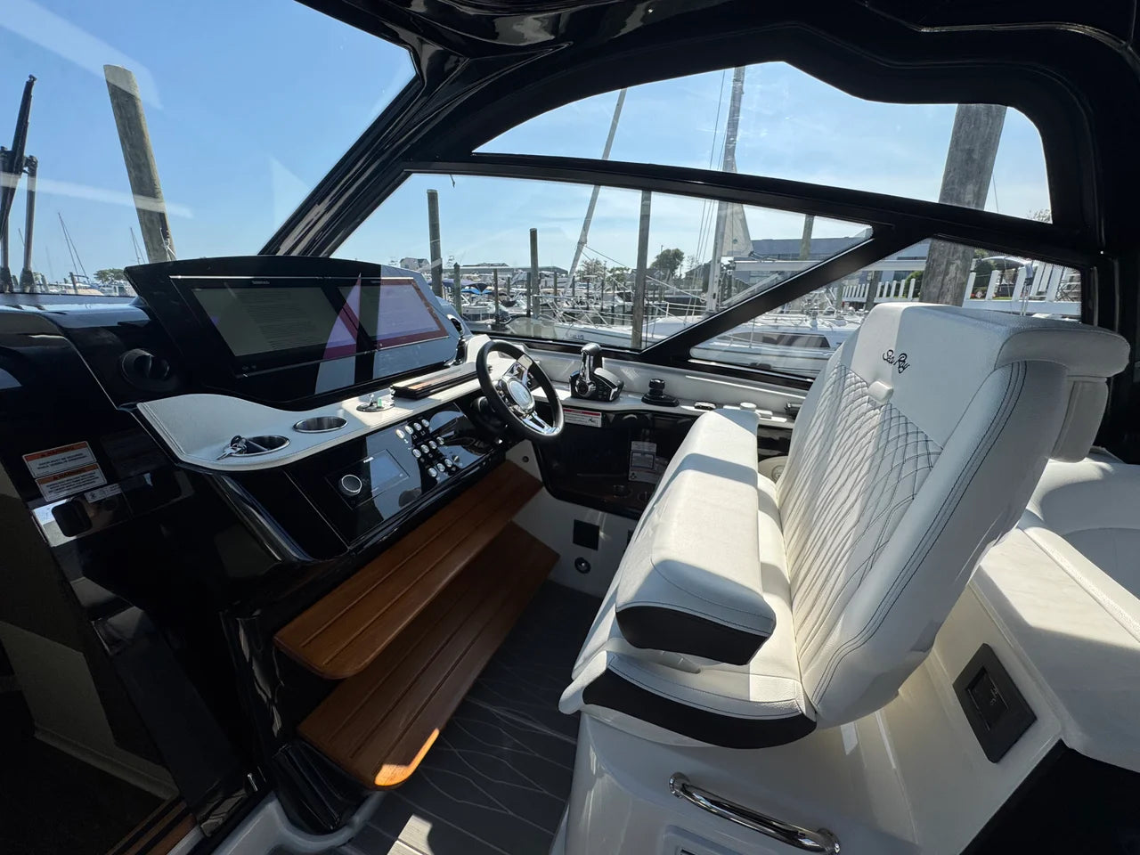 2025 Sea Ray 370 SUNDANCER OB 39.0 feet, Clearwater, Florida #25