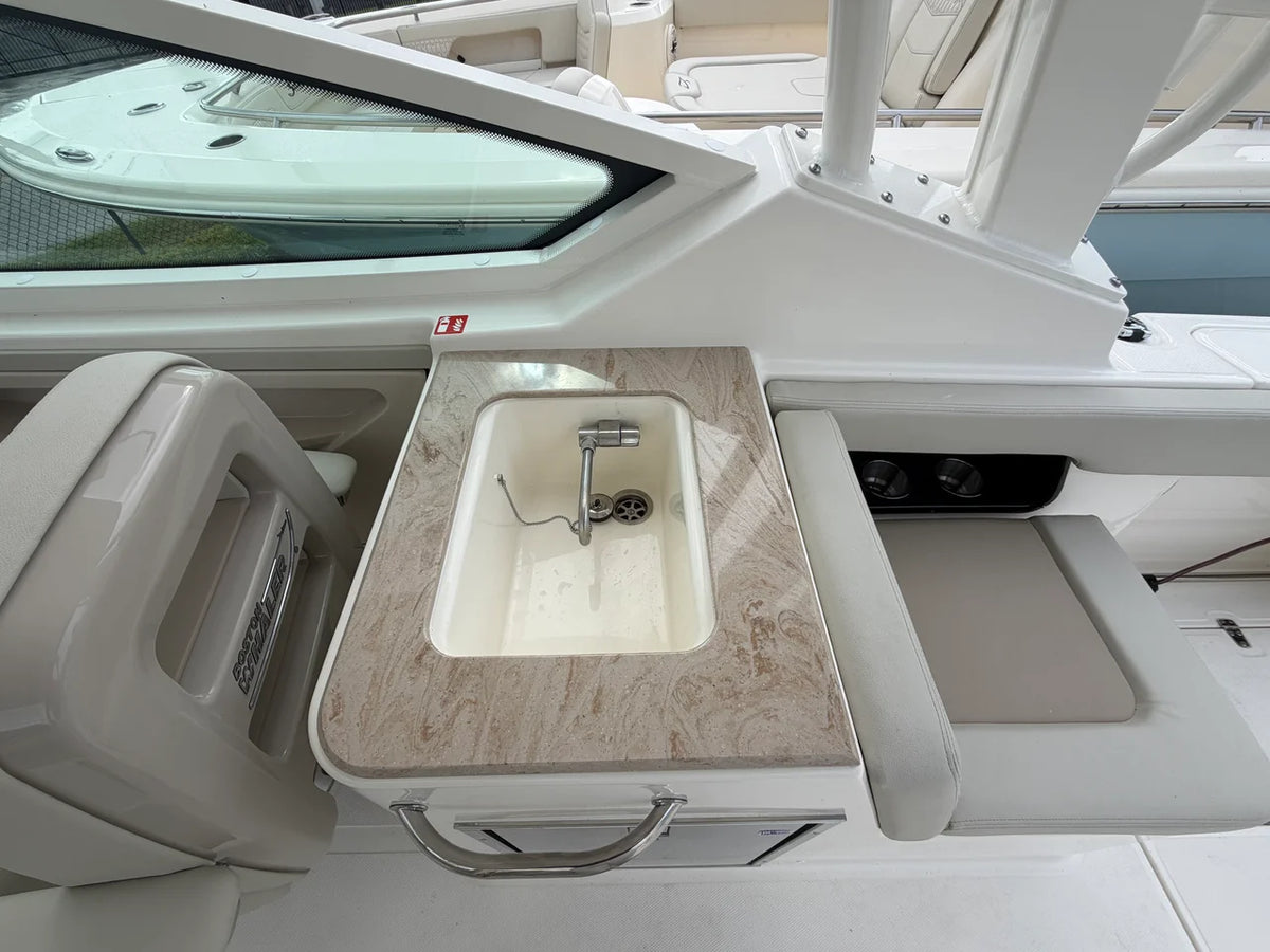 2027 Boston Whaler 280 Vantage 28.0 feet, Stuart, Florida #18