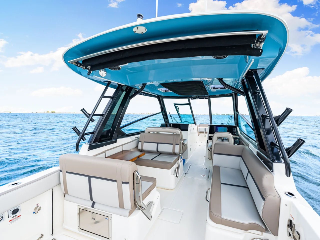 2026 Boston Whaler 330 Vantage 33.0 feet, Clearwater, Florida #41