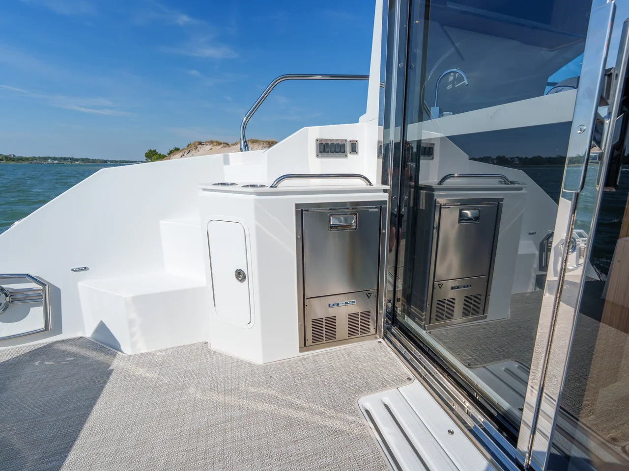 2026 Cruisers Yachts 42 Cantius 42.0 feet, Wrightsville Beach, North Carolina #32