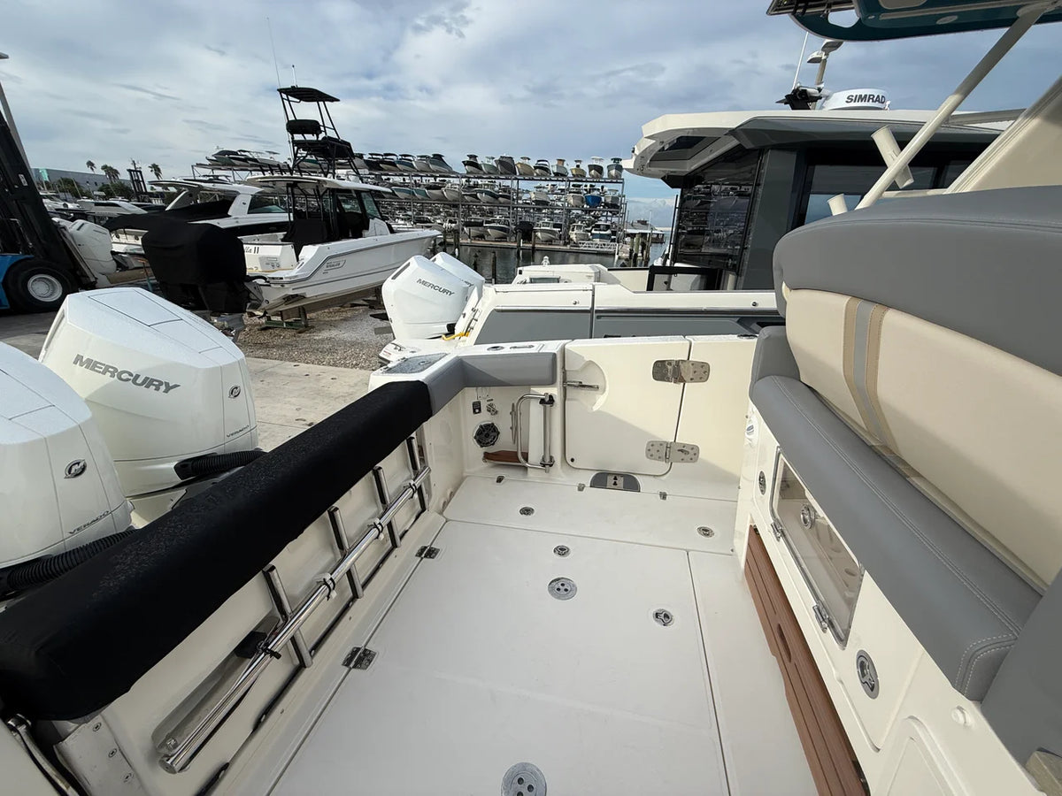 2027 Boston Whaler 350 Realm 35.0 feet, Sarasota, FL #34
