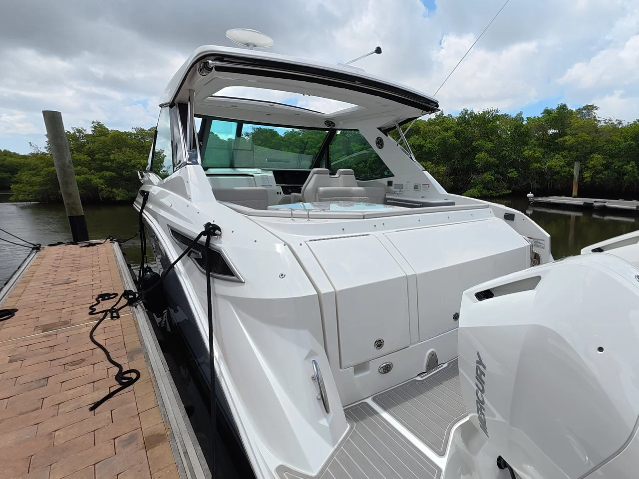2026 Sea Ray Sundancer 320 Outboard 32.0 feet, Clearwater, Florida #22