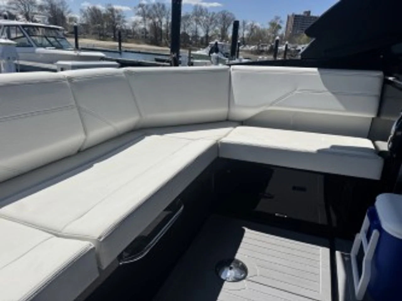 2022 Cruisers Yachts 38 GLS South Beach 38.0 feet, Quincy, MA #13