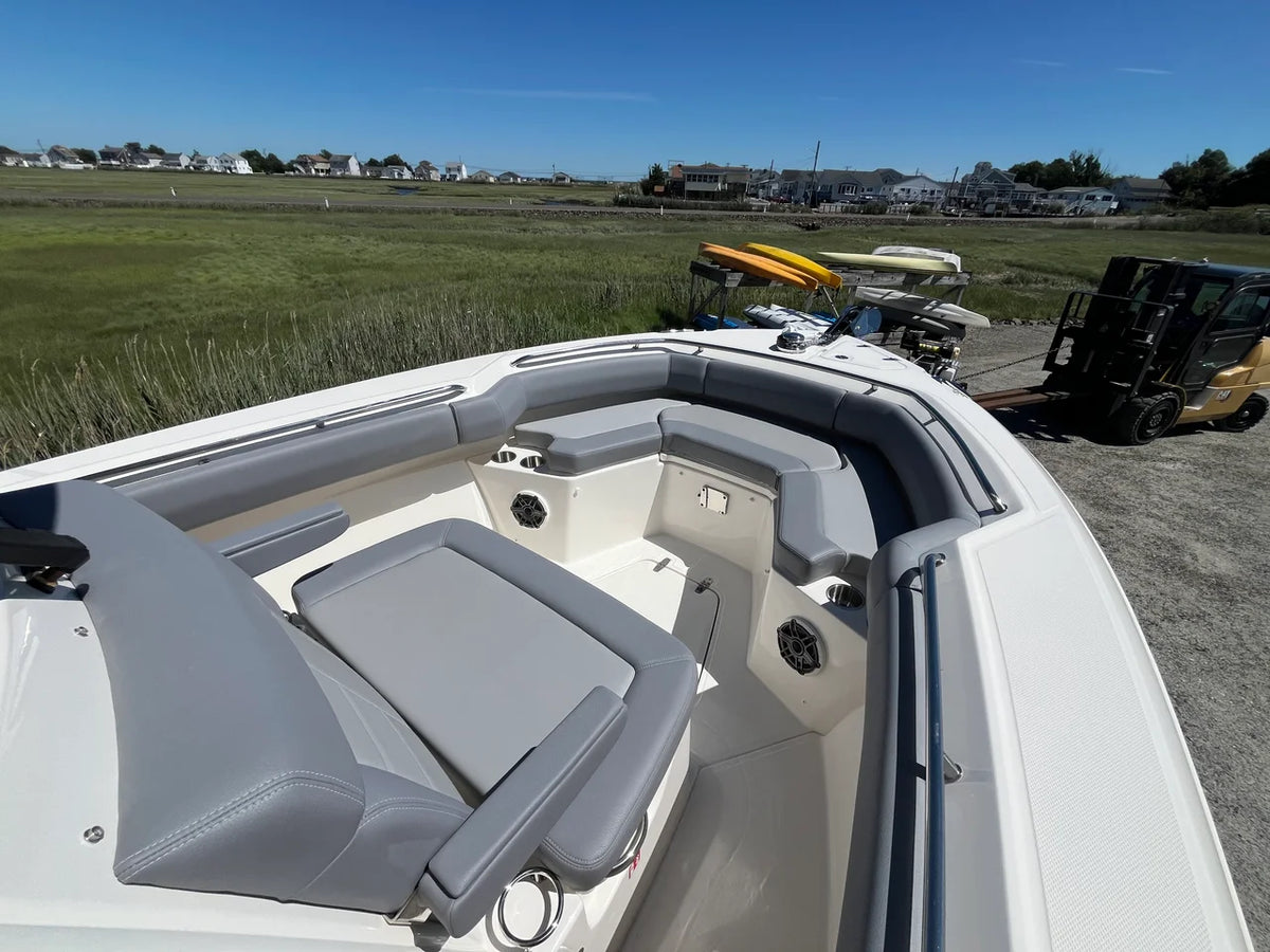 2026 Boston Whaler 250 Outrage 25.0 feet, Westbrook, Connecticut #17