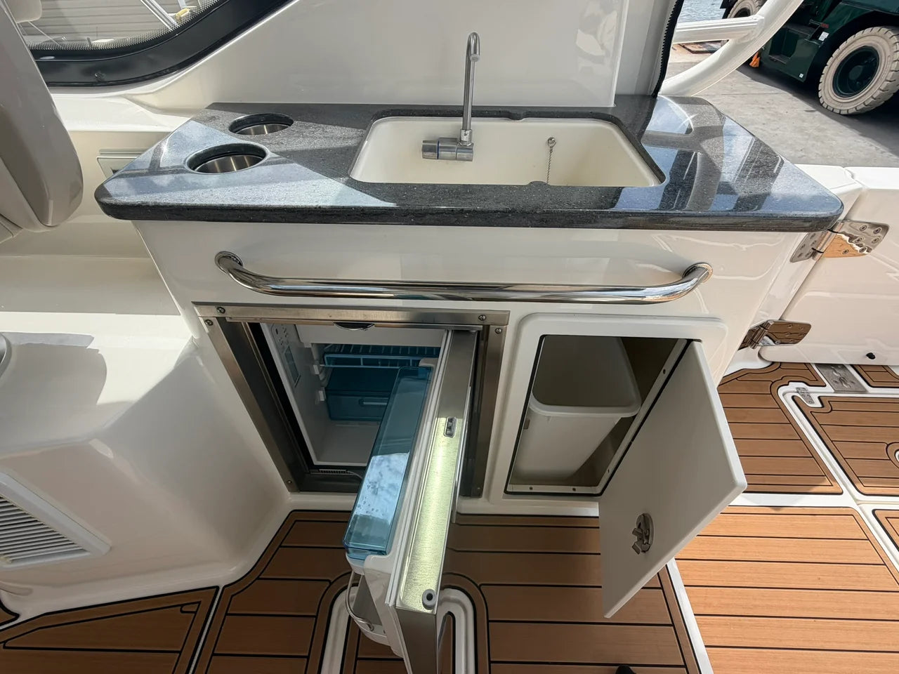 2023 Boston Whaler 325 CONQUEST 32.0 feet, Naples, FL #28