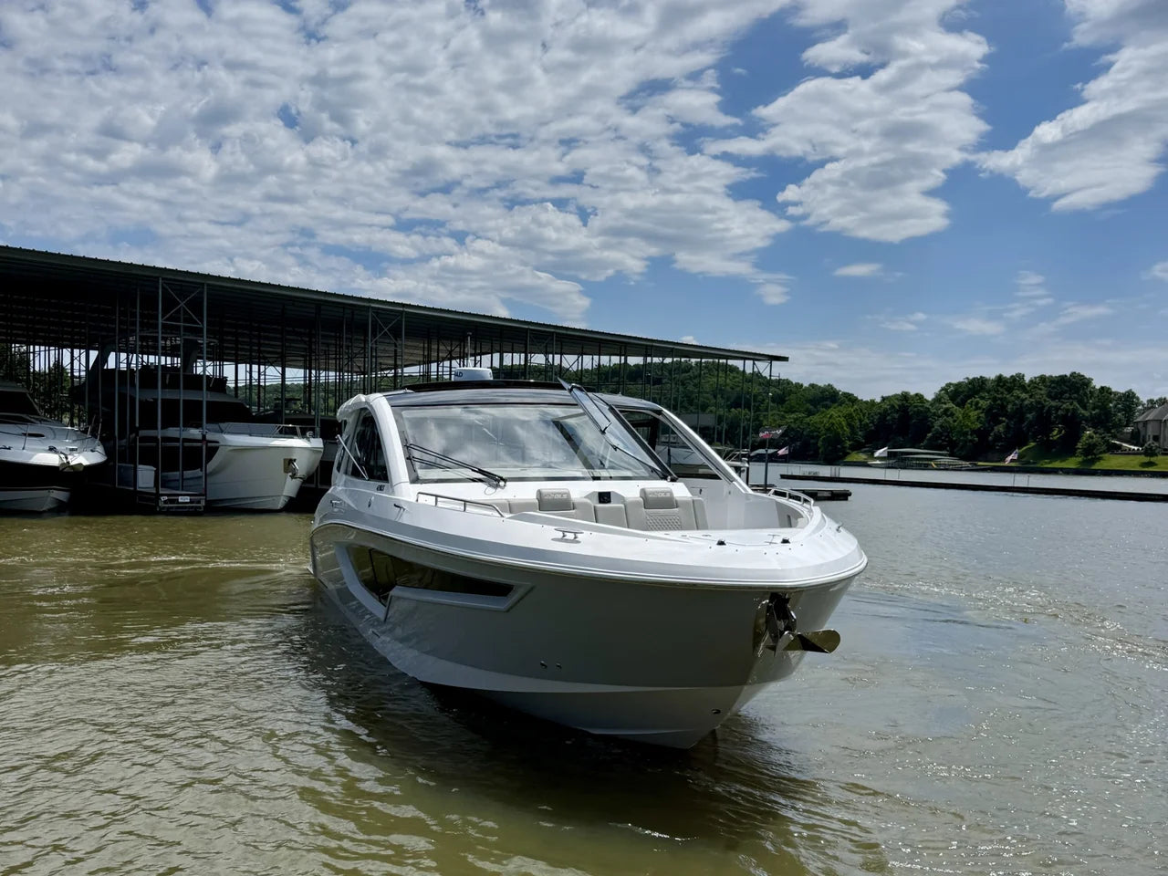 2027 Cruisers Yachts 42 GLS Outboard 42.0 feet, Lake Ozark, Missouri #4