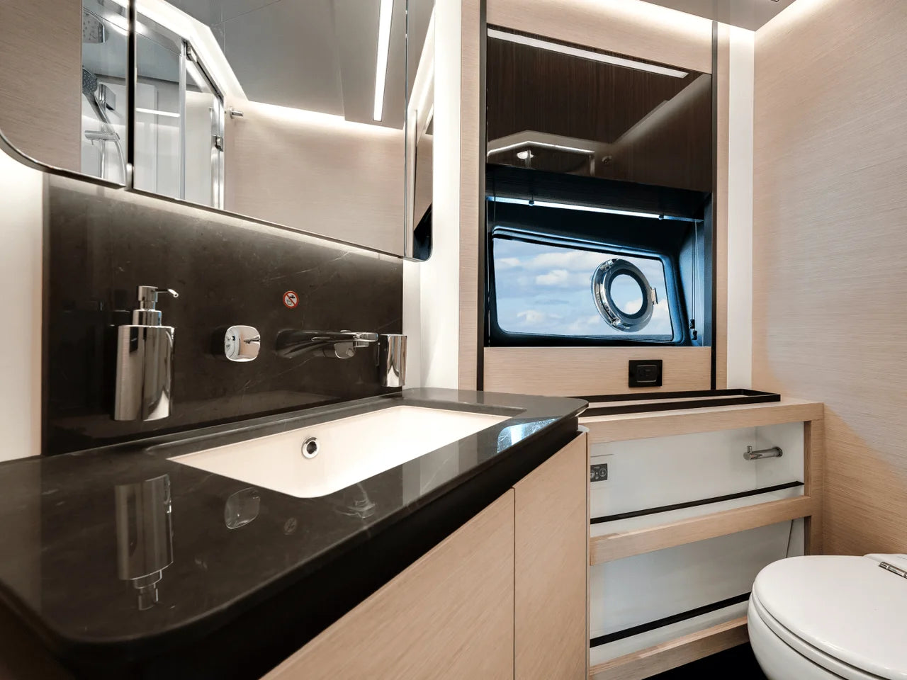 2024 Azimut S8 80.0 feet, Miami, FL #58