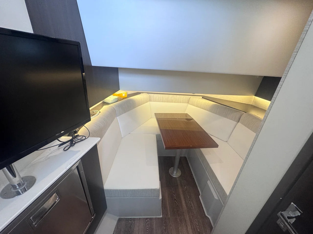 2023 Cruisers Yachts 38 GLS 38.0 feet, Lake Ozark, MO #27