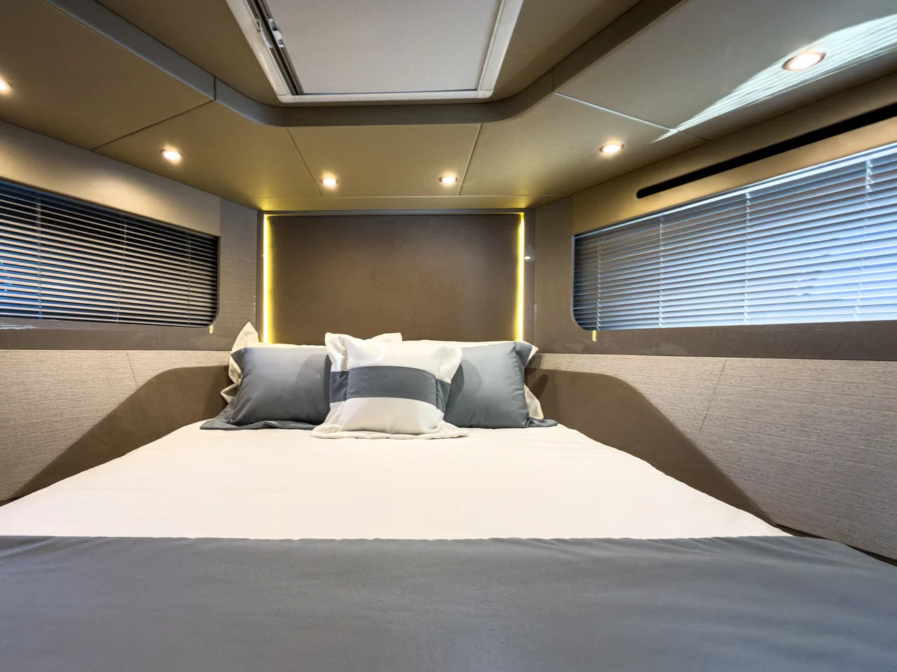 2026 Cruisers Yachts 50 FLY 50.0 feet, Fort Myers, FL #40