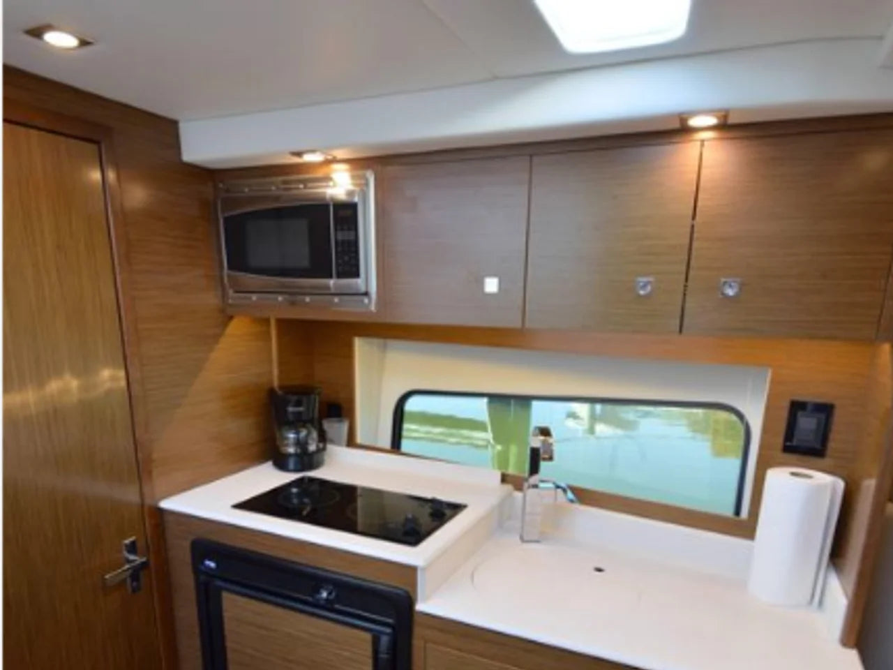 2016 Cruisers Yachts 390 EXPRESS COUPE 39.0 feet, Stuart, FL #29