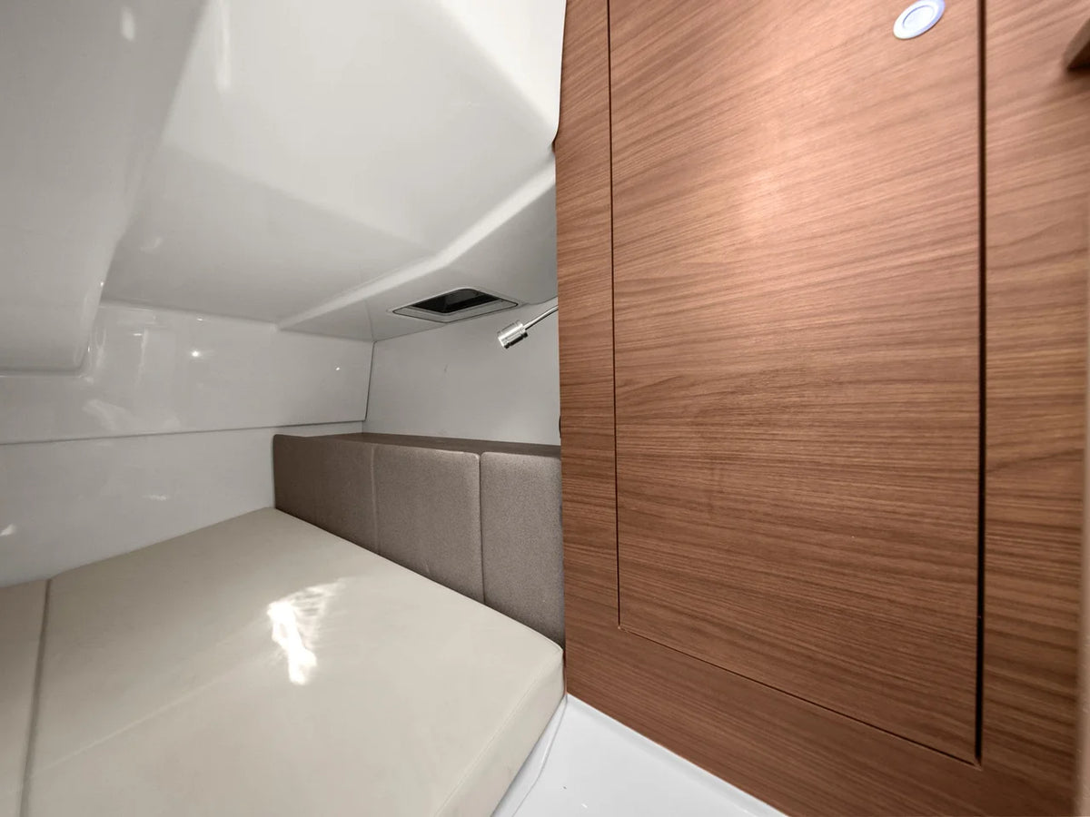 2023 Boston Whaler 325 CONQUEST 32.0 feet, St Petersburg, FL #28