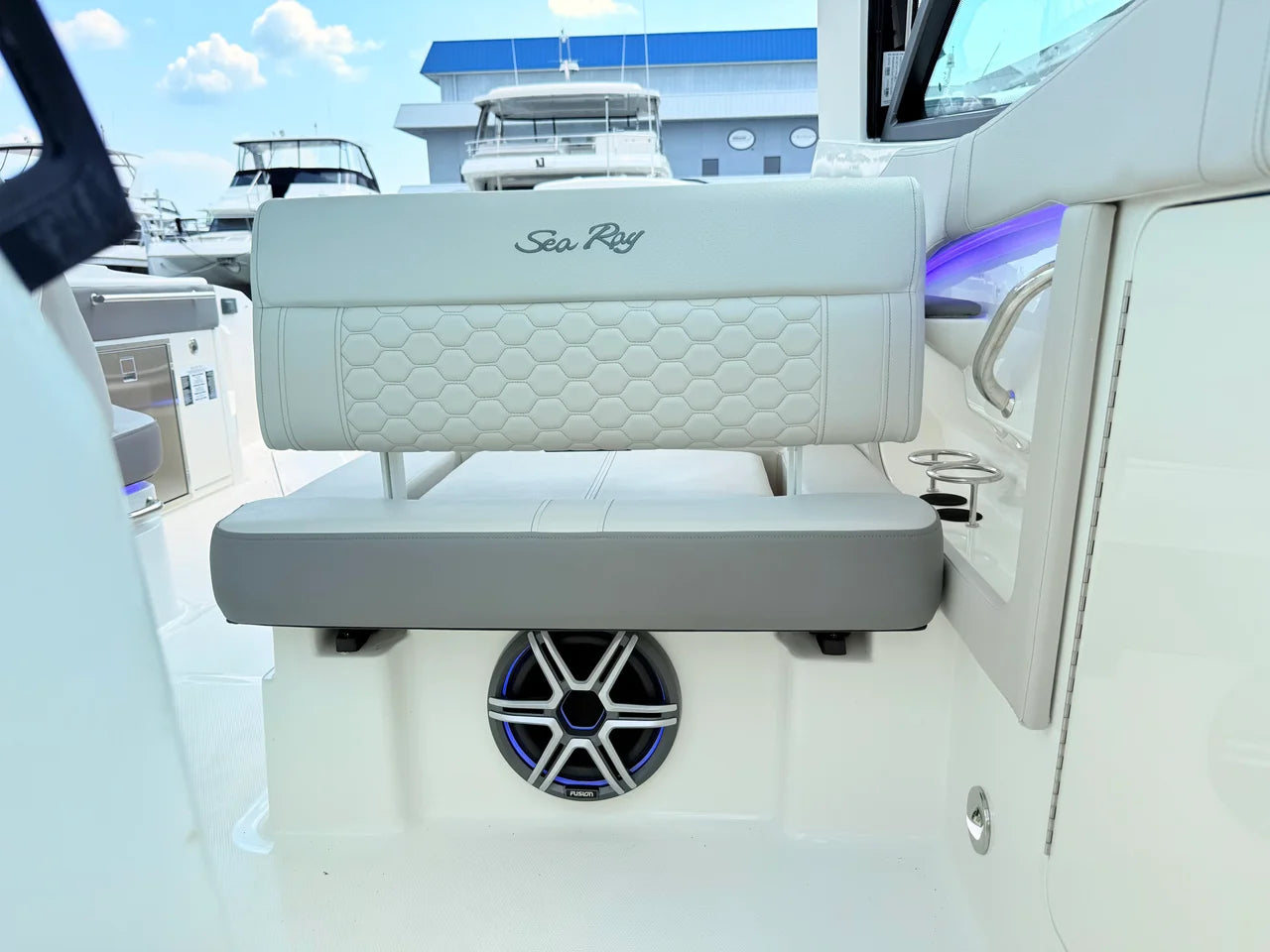 2026 Sea Ray Sundancer 320 Outboard 32.0 feet, Clearwater, Florida #55