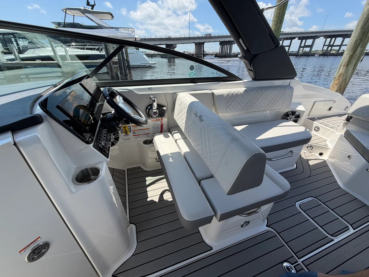 2025 Sea Ray 270 SDX OB 27.0 feet, Stuart, Florida #25