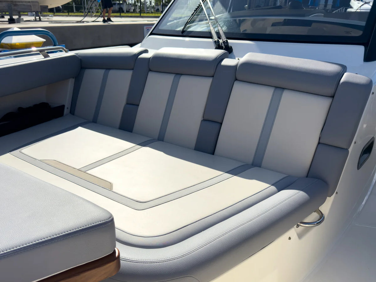 2025 Boston Whaler 350 REALM 35.0 feet, Fort Myers, FL #35
