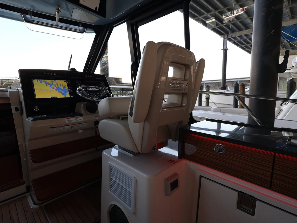 2026 Boston Whaler 405 Conquest 40.0 feet, Naples, Florida #51