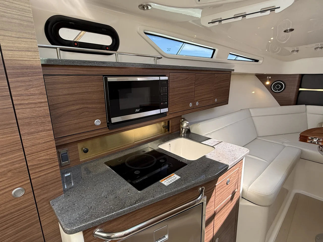2026 Boston Whaler 325 Conquest 32.0 feet, Wrightsville Beach, North Carolina #15
