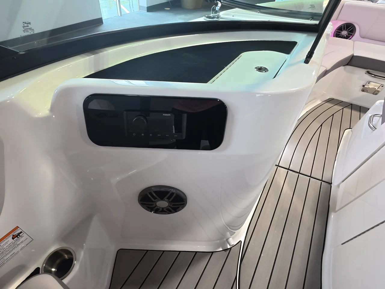 2026 Sea Ray SDX 230 Outboard 23.0 feet, Clearwater, Florida #9